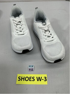 Men’s NWOT BNQ Wide Lace Up Sneakers White Us 11